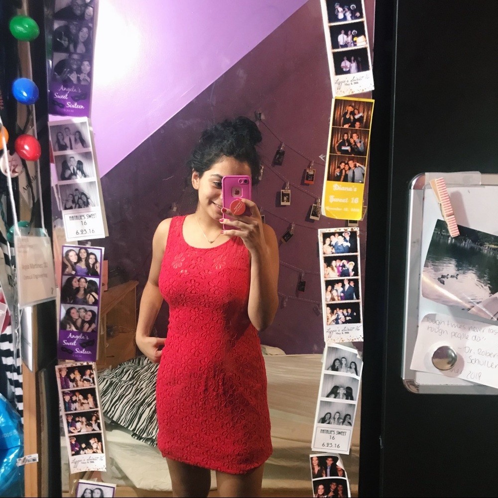 BEAUTIFUL LACEY RED DRESS